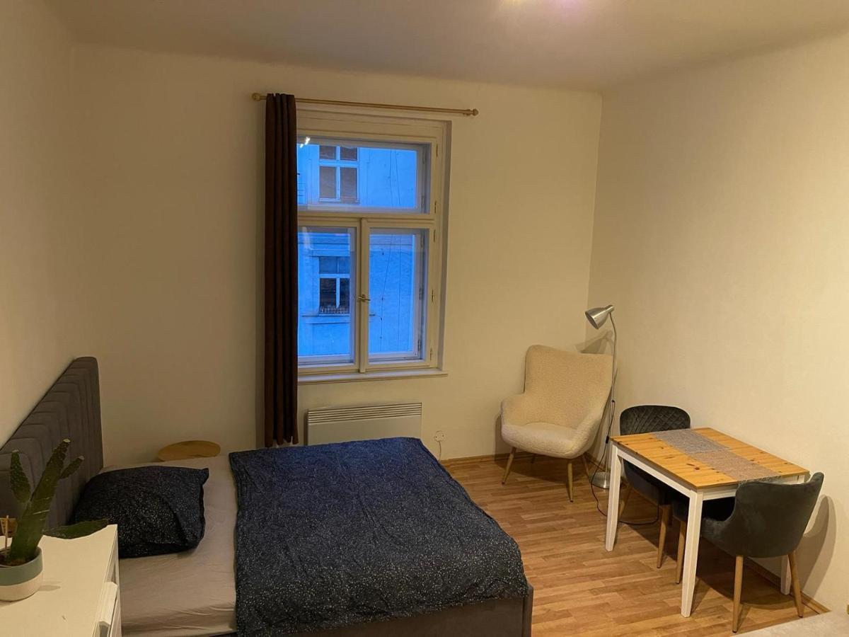 Sunlit Apartment Close To City Center Praga Exterior foto